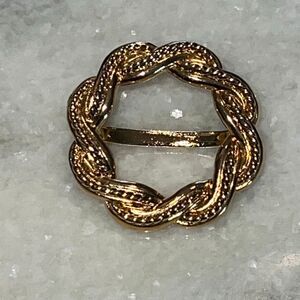 Vintage, Gold Toned Scarf Clip Braided Twisted Wreath Accessory